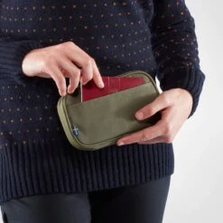 FJÄLLRÄVEN KÅNKEN TRAVEL WALLET - Portmonee -Globetrotter Ausrustung Geschaft 304068007 e kanken travel wallet fjaellraeven 1