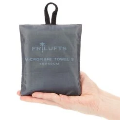 FRILUFTS MICROFIBRE TOWEL - Reisehandtuch Rot -Globetrotter Ausrustung Geschaft 5637686095 d microfibre towel frilufts 24