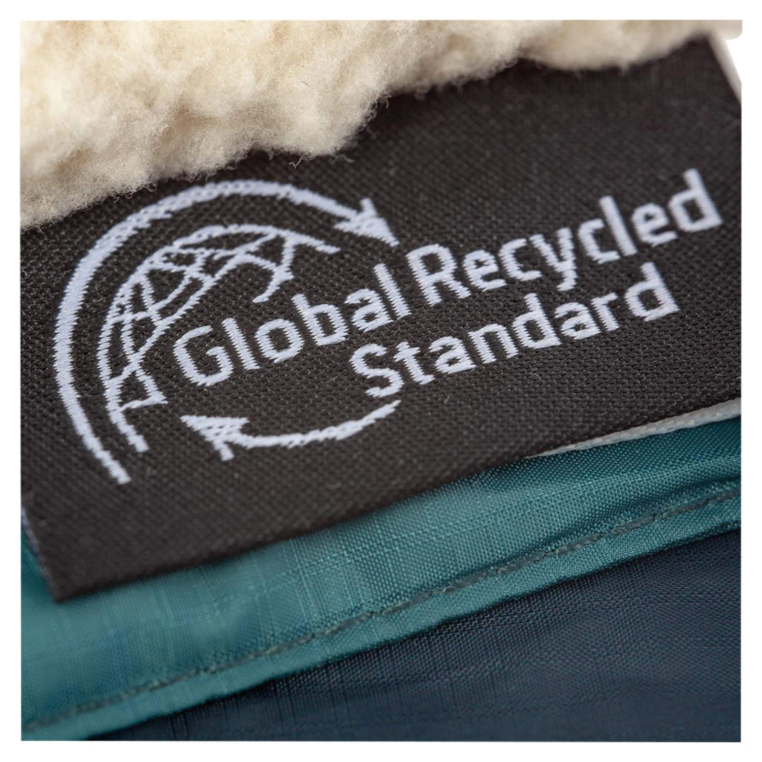 VICKYWOOD X VOITED CLOUDY TOUCH KISSENDECKE - Decke 7 VICKYWOOD X VOITED CLOUDY TOUCH KISSENDECKE - Decke – Bild 7